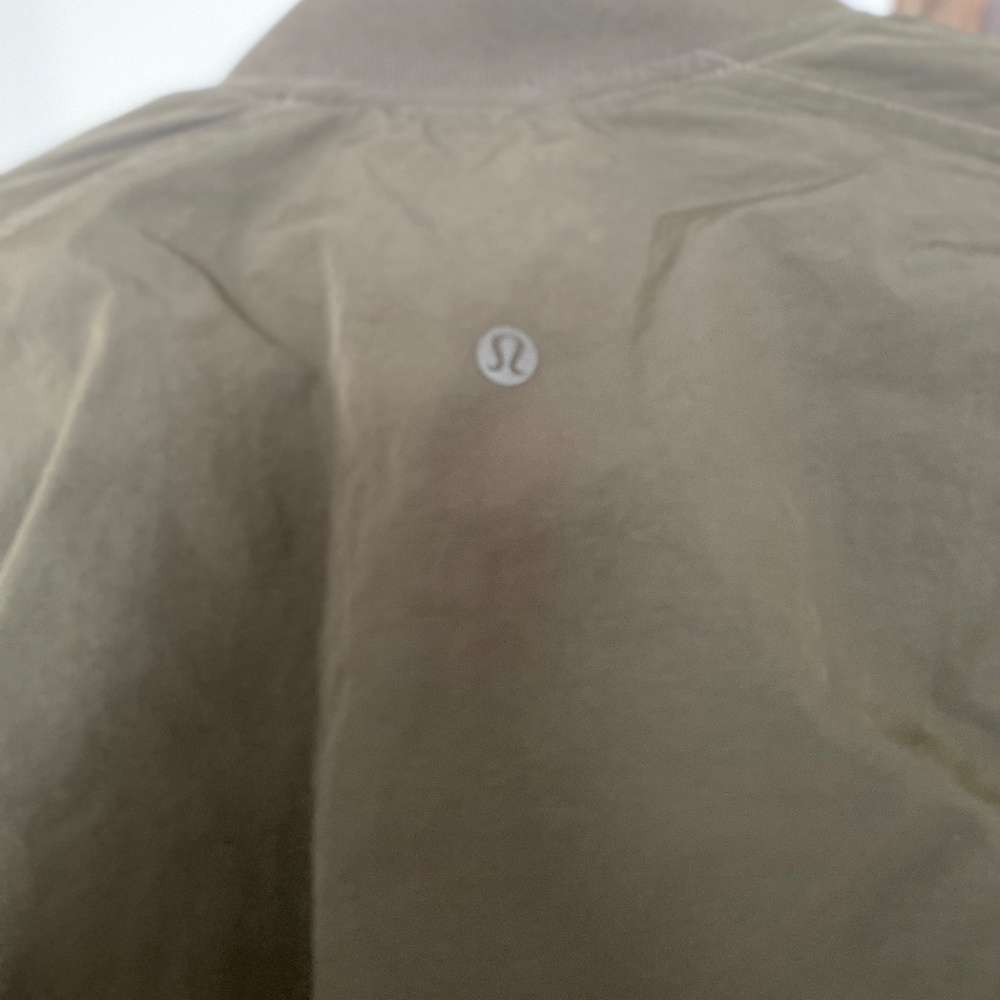 Lululemon Reversible Nonstop Bomber Jacket - Dark Olive, Sz 2 - Picture 5 of 5